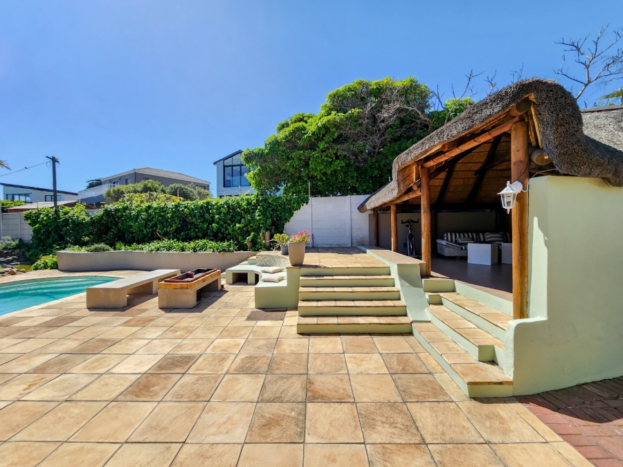 To Let 1 Bedroom Property for Rent in Bloubergrant Western Cape